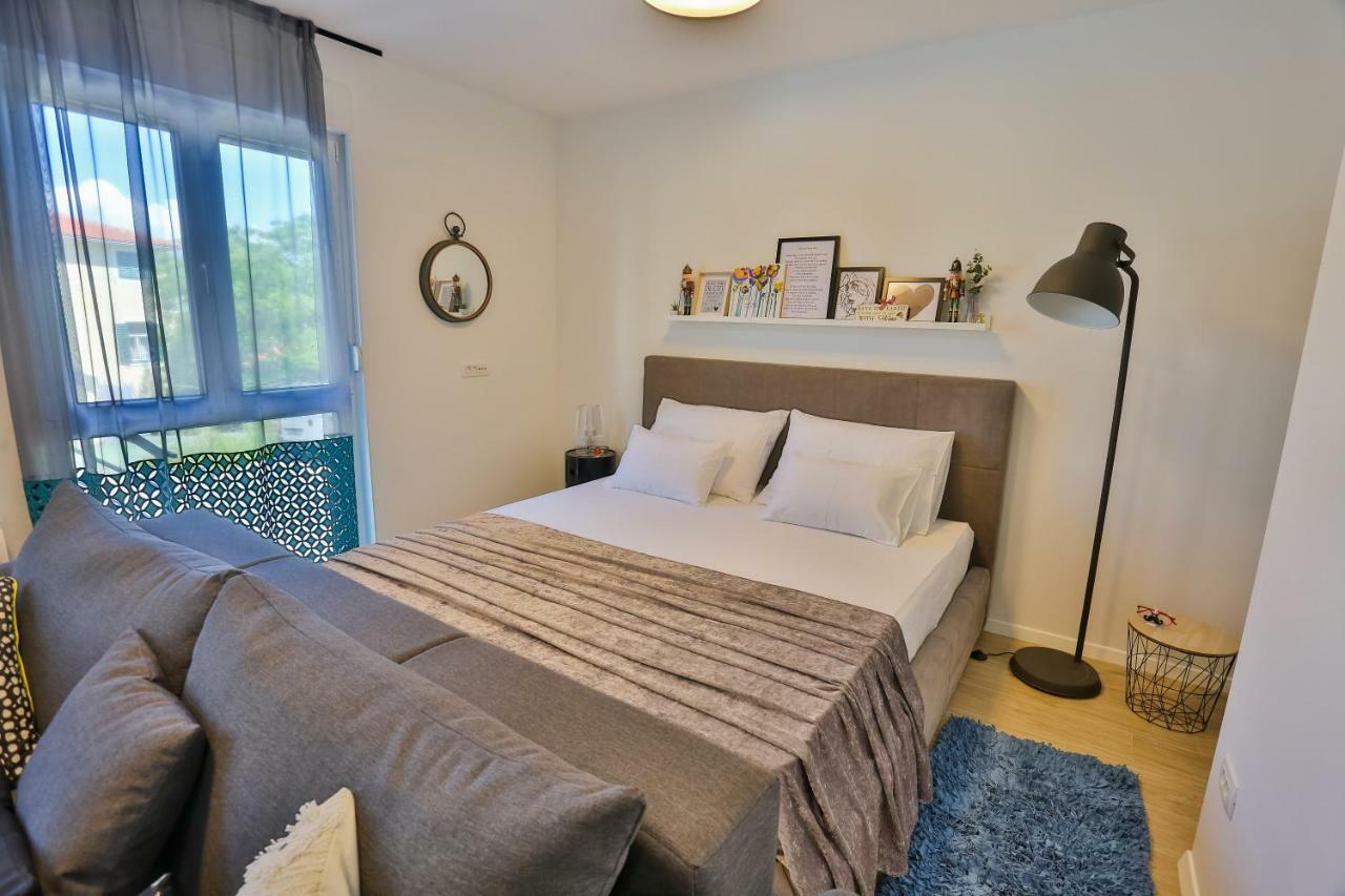 Luxury Urban Villa Apartments With Jacuzzi สปลิท ภายนอก รูปภาพ
