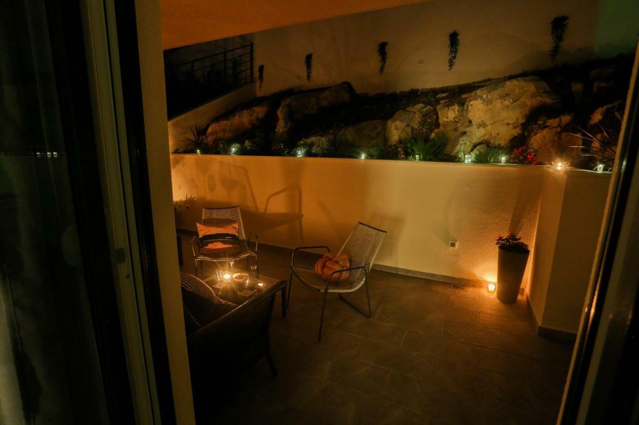 Luxury Urban Villa Apartments With Jacuzzi สปลิท ภายนอก รูปภาพ