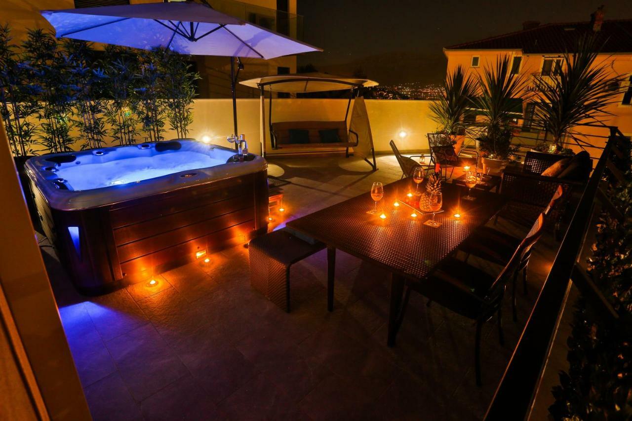 Luxury Urban Villa Apartments With Jacuzzi สปลิท ภายนอก รูปภาพ