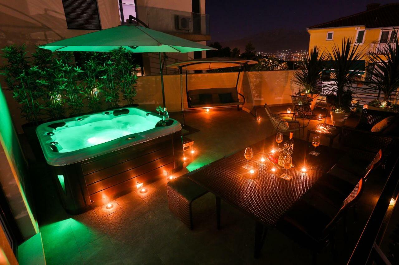 Luxury Urban Villa Apartments With Jacuzzi สปลิท ภายนอก รูปภาพ